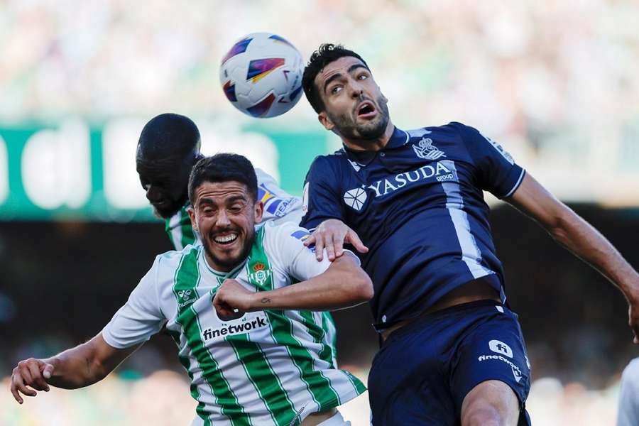 Real Sociedad midfielder Merino cleared to play for Arsenal after passing medical