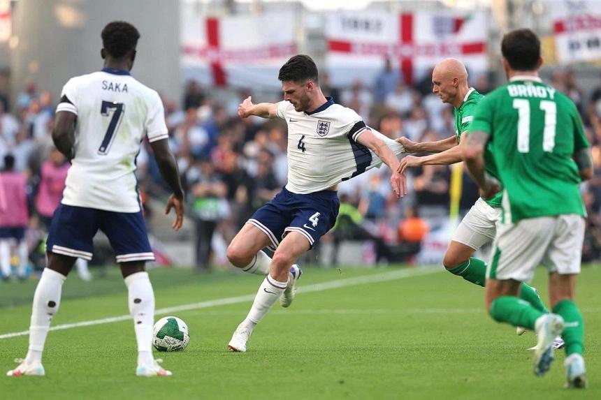 England Dominates Ireland 2-0 in Carsley's Debut Match