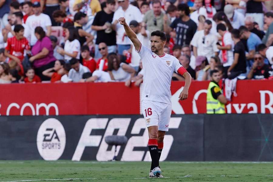 Sevilla midfielder Navas sticks to retirement decision: I can't continue anymore, says Carlos Volcano