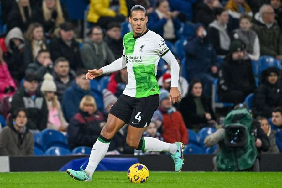 Van Dijk frustrated by Holland red card: Shouldn't the captain be able to talk to the ref?