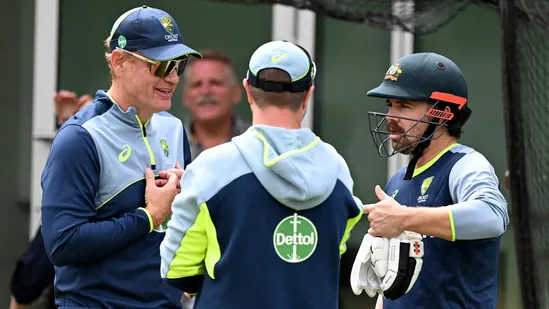 Travis Head's Boxing Day Test concerns quelled after short net session and lengthy chat with physio